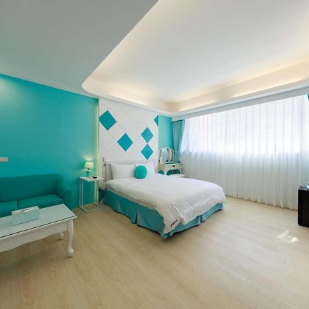 เวลคัม เดอะ ซัน เอนจอย เดอะ มูน Apartment เกาสง ภายนอก รูปภาพ
