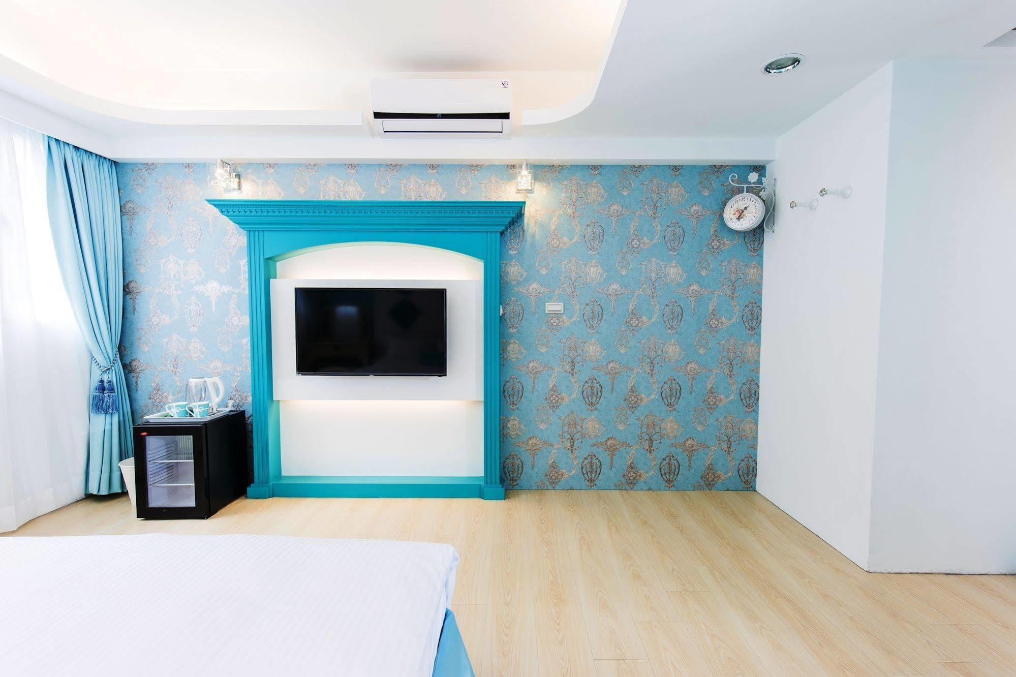 เวลคัม เดอะ ซัน เอนจอย เดอะ มูน Apartment เกาสง ภายนอก รูปภาพ