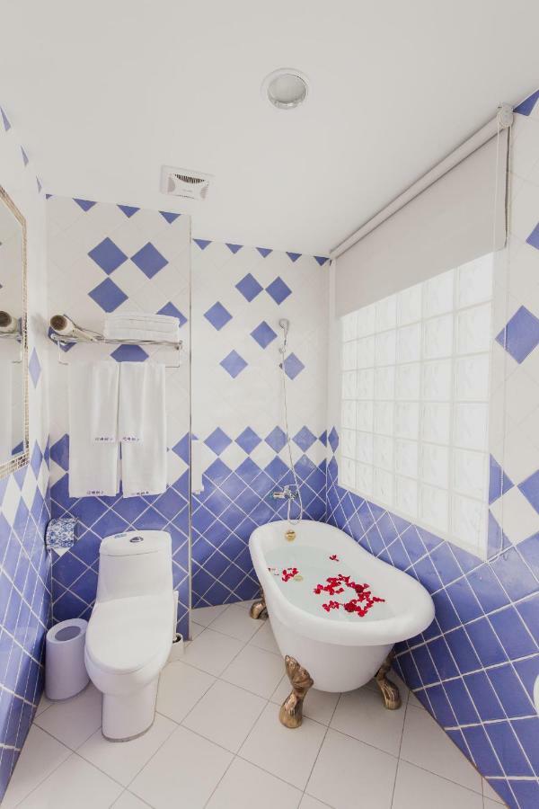 เวลคัม เดอะ ซัน เอนจอย เดอะ มูน Apartment เกาสง ภายนอก รูปภาพ